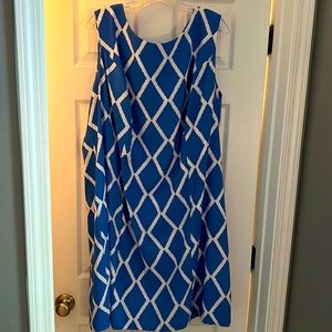 Fun printed sleeveless summer dress.